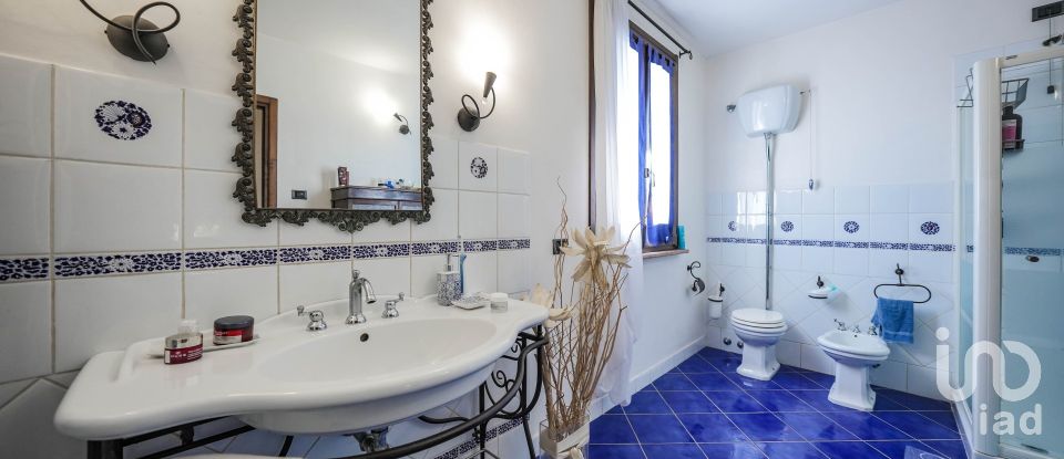 Casa indipendente 8 locali di 360 m² in Codigoro (44021)