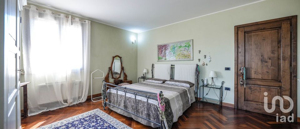 Casa indipendente 8 locali di 360 m² in Codigoro (44021)