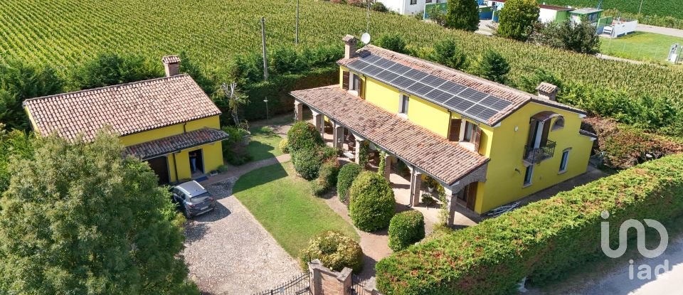 Casa indipendente 8 locali di 360 m² in Codigoro (44021)