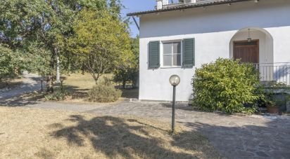 Farm 6 rooms of 280 m² in Montefano (62010)