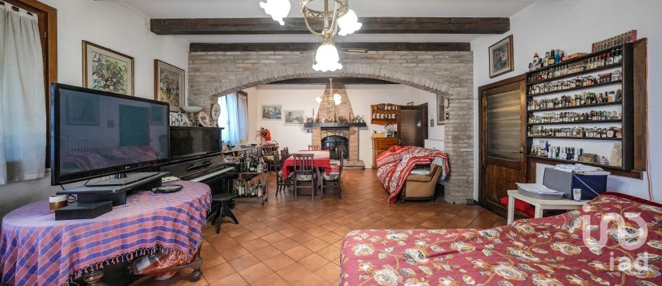 Casa 6 locali di 350 m² in Ostellato (44020)