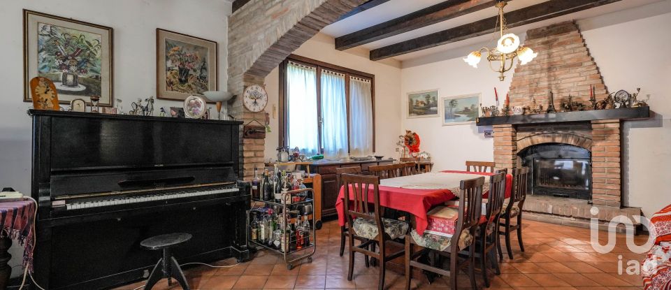 Casa 6 locali di 350 m² in Ostellato (44020)