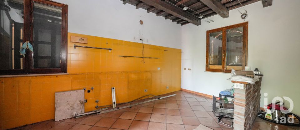 Casa 6 locali di 350 m² in Ostellato (44020)