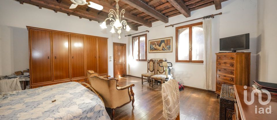 Casa 6 locali di 350 m² in Ostellato (44020)