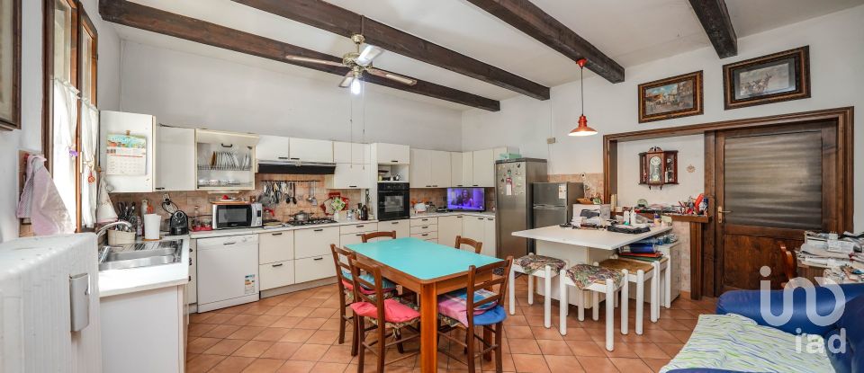 Casa 6 locali di 350 m² in Ostellato (44020)