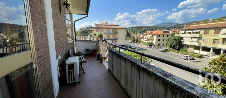 Four-room apartment of 119 m² in Prato (59100)