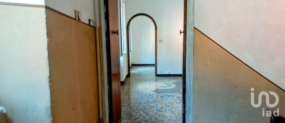 Four-room apartment of 72 m² in Genova (16162)