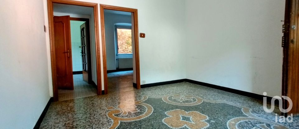 Four-room apartment of 72 m² in Genova (16162)