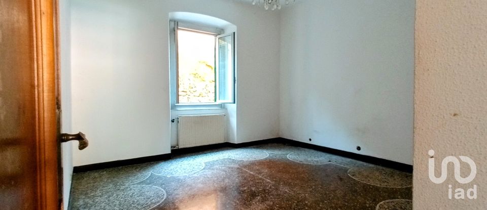 Four-room apartment of 72 m² in Genova (16162)