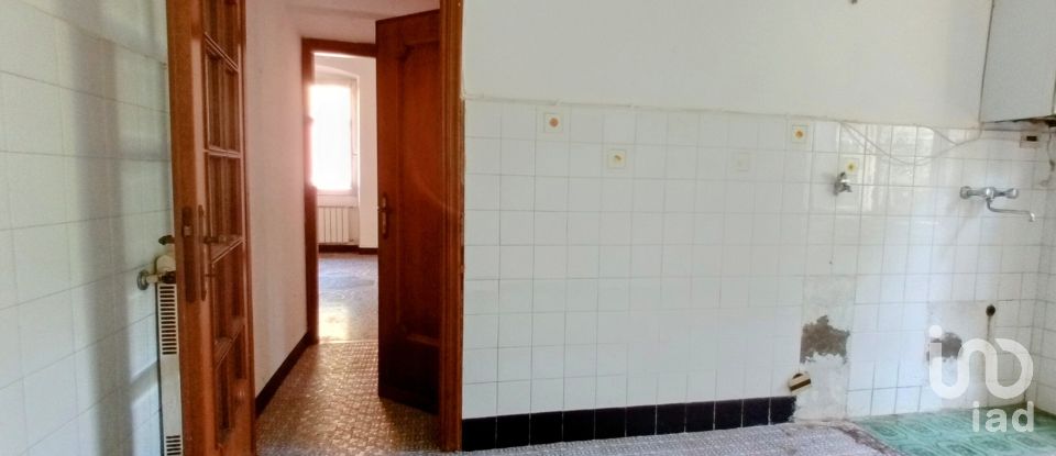 Four-room apartment of 72 m² in Genova (16162)