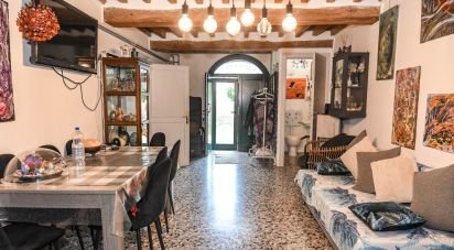 Villa Bifamiliare 4 locali di 343 m² in Cento (44042)