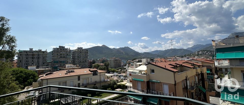 Three-room apartment of 70 m² in Loano (17025)