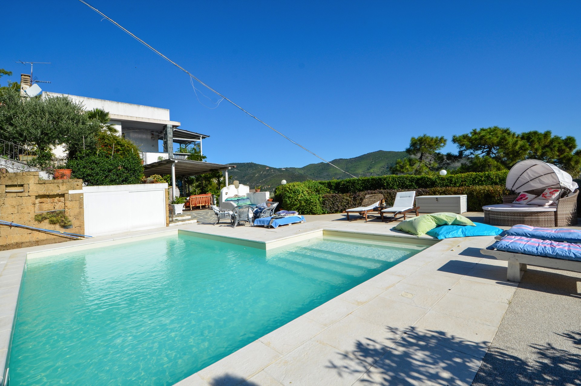 Villa 9 Noli 300.00 104617