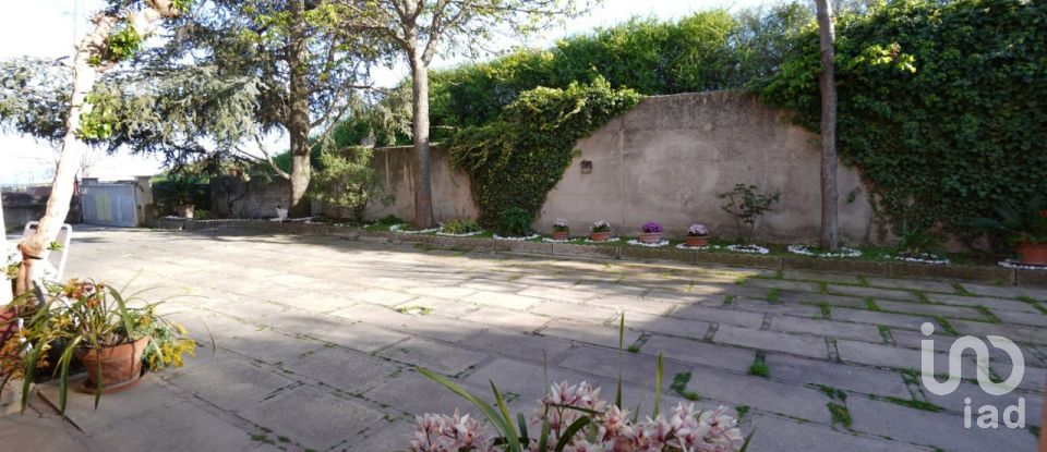 Villa Bifamiliare 14 locali di 330 m² in Mosciano Sant'Angelo (64023)