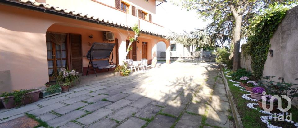 Villa Bifamiliare 14 locali di 330 m² in Mosciano Sant'Angelo (64023)