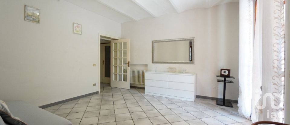 Villa Bifamiliare 14 locali di 330 m² in Mosciano Sant'Angelo (64023)