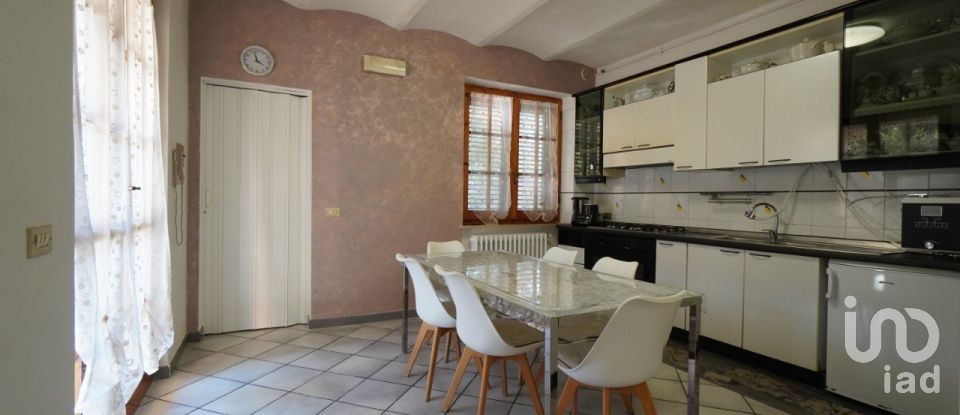 Villa Bifamiliare 14 locali di 330 m² in Mosciano Sant'Angelo (64023)