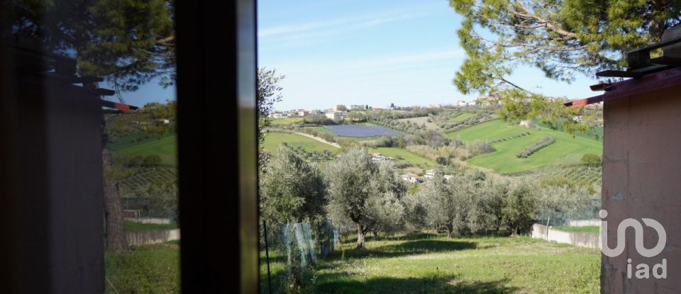 Villa Bifamiliare 14 locali di 330 m² in Mosciano Sant'Angelo (64023)