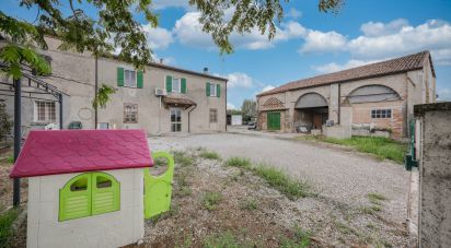 Casa 8 locali di 300 m² in Ostellato (44020)