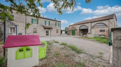 Casa indipendente / Villa 8 locali di 300 m² in Ostellato (44020)