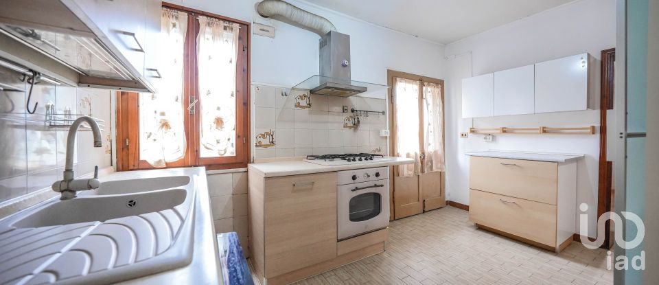 Casa 8 locali di 300 m² in Ostellato (44020)