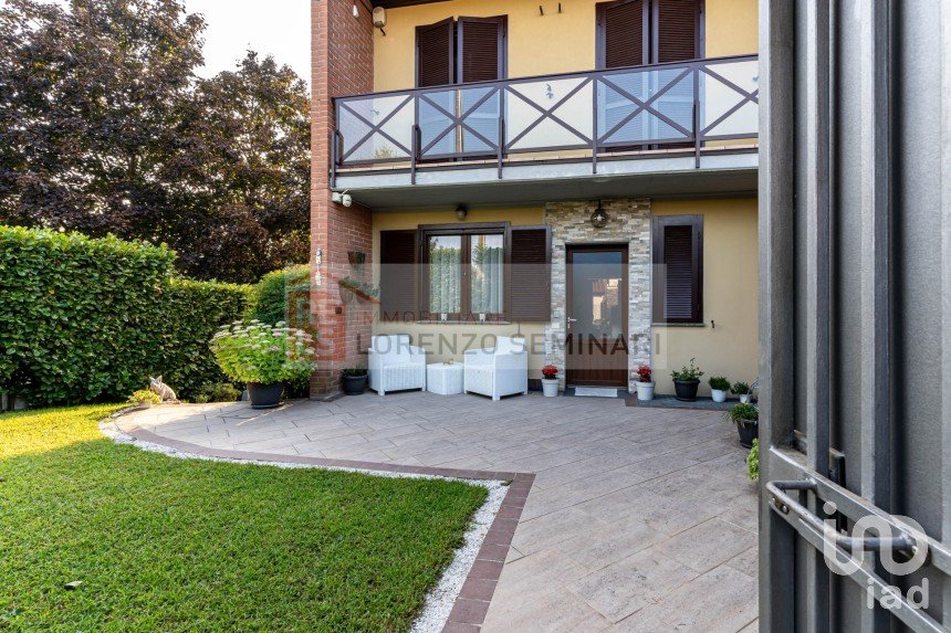 Villa a schiera 3 locali di 170 m² in Fino Mornasco (22073)