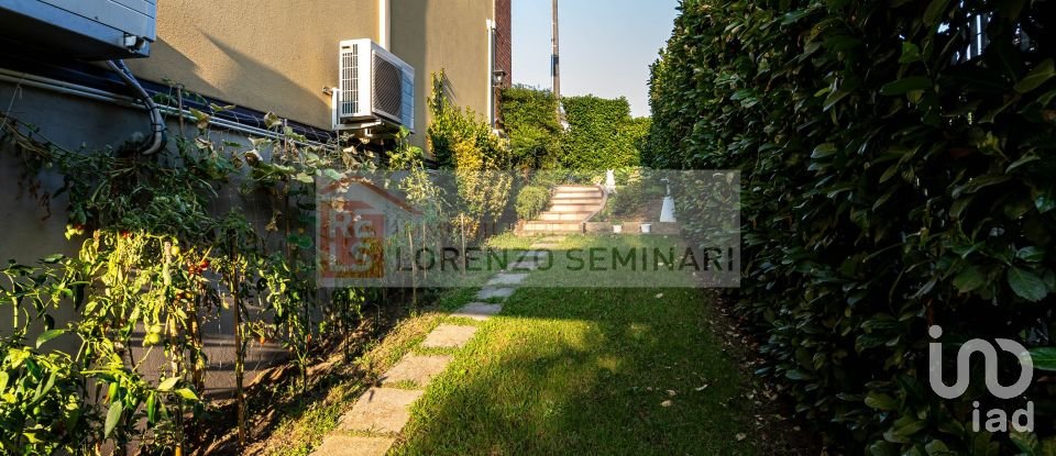 Villa a schiera 3 locali di 170 m² in Fino Mornasco (22073)