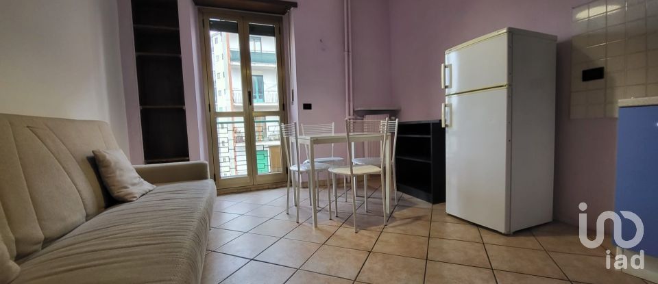 Two-room apartment of 50 m² in Torino (10142)