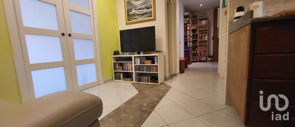 Three-room apartment of 76 m² in Torino (10141)