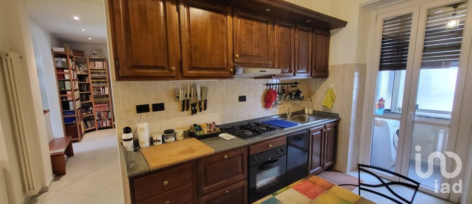 Three-room apartment of 76 m² in Torino (10141)