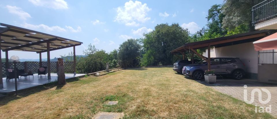 Farm 6 rooms of 300 m² in San Damiano d'Asti (14015)