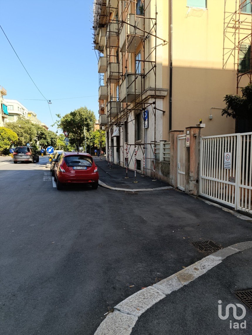 Posto auto/Box di 14 m² in Genova (16145)