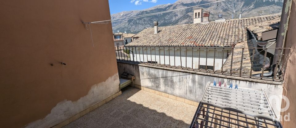 Attico / Mansarda / Loft 5 locali di 104 m² a Sulmona (67039)