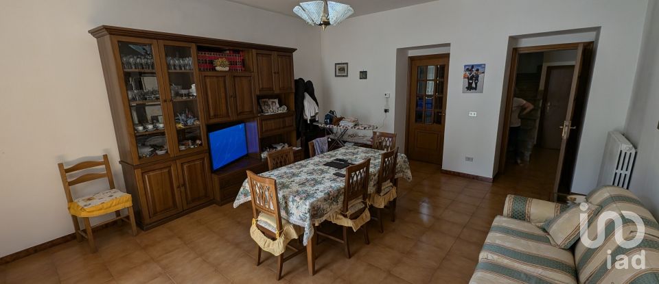 Attico / Mansarda / Loft 5 locali di 104 m² a Sulmona (67039)