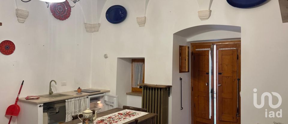 Town house 4 rooms of 180 m² in Cisternino (72014)