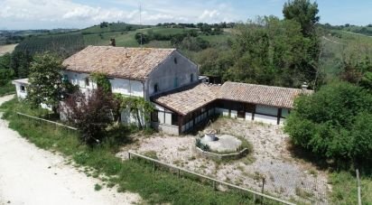 Rustico 15 locali di 2.750 m² in Osimo (60027)