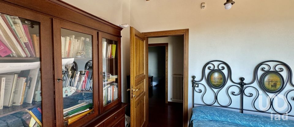 Villa 5 locali di 300 m² in Colonnella (64010)