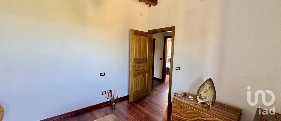 Villa 5 locali di 300 m² in Colonnella (64010)