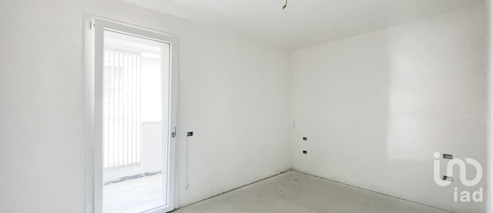 Building 4 rooms of 126 m² in Padova (35136)