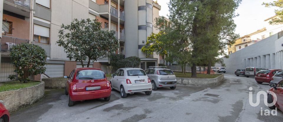 Appartamento 7 locali di 127 m² a Osimo (60027)