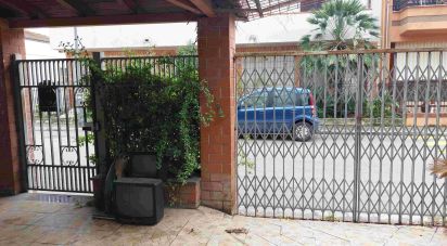 Town house 6 rooms of 200 m² in Camigliano (81050)