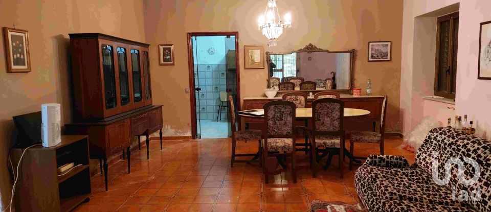 Town house 6 rooms of 200 m² in Camigliano (81050)