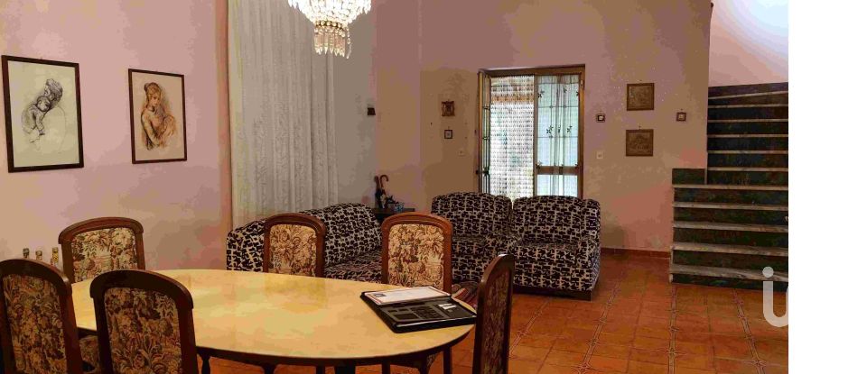 Town house 6 rooms of 200 m² in Camigliano (81050)