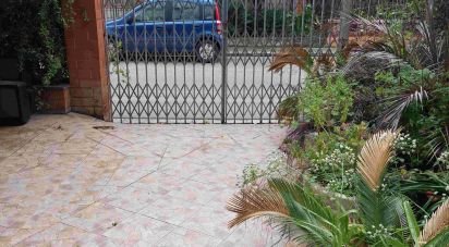 Casa indipendente 6 locali di 200 m² in Camigliano (81050)