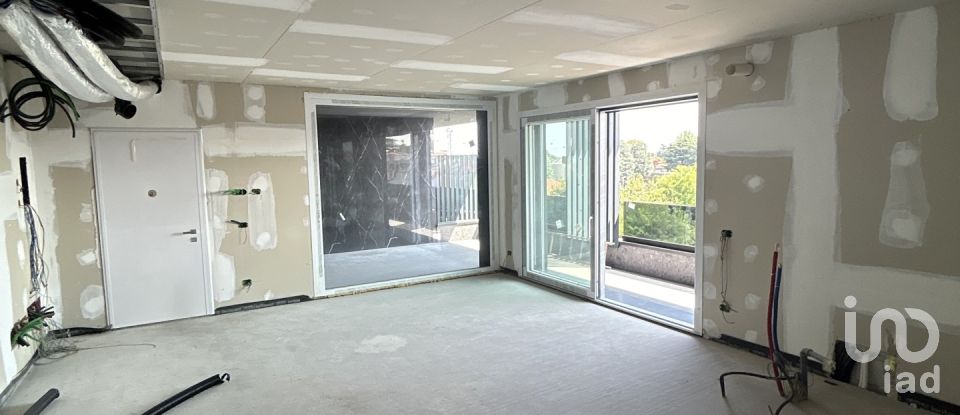 Appartamento 6 locali di 110 m² a Cesano Maderno (20811)