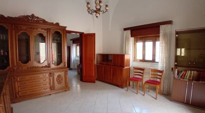 Casa indipendente 8 locali di 200 m² in Melpignano (73020)