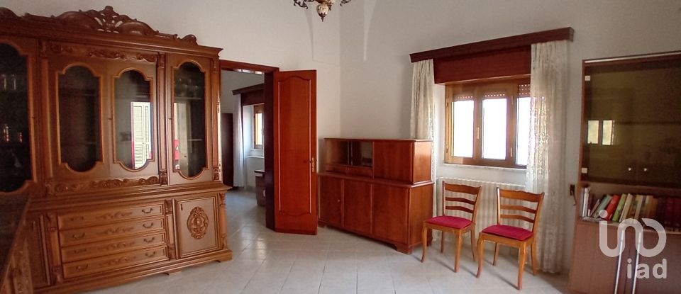 Town house 8 rooms of 200 m² in Melpignano (73020)