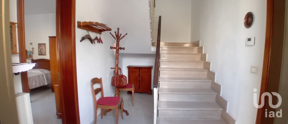 Town house 8 rooms of 200 m² in Melpignano (73020)