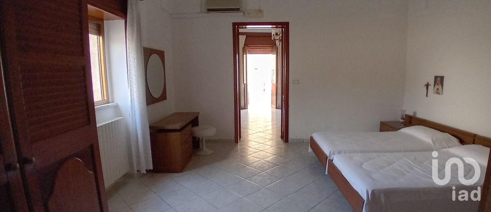 Town house 8 rooms of 200 m² in Melpignano (73020)