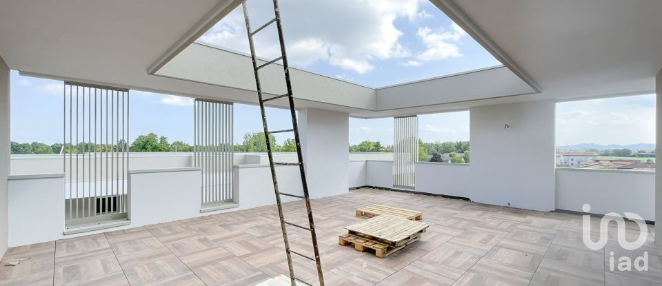 Building 5 rooms of 218 m² in Padova (35136)